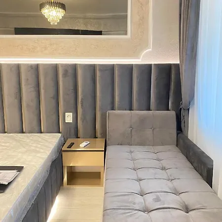 Maria Ziana Mamaia Nord *